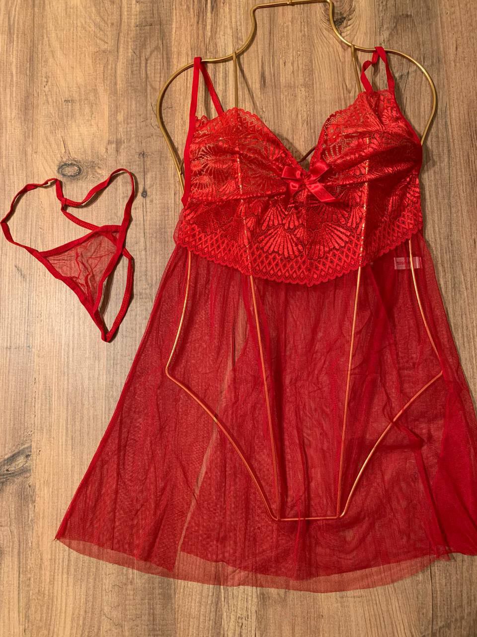 KIRMIZI YIRTMAÇLI GECELİK